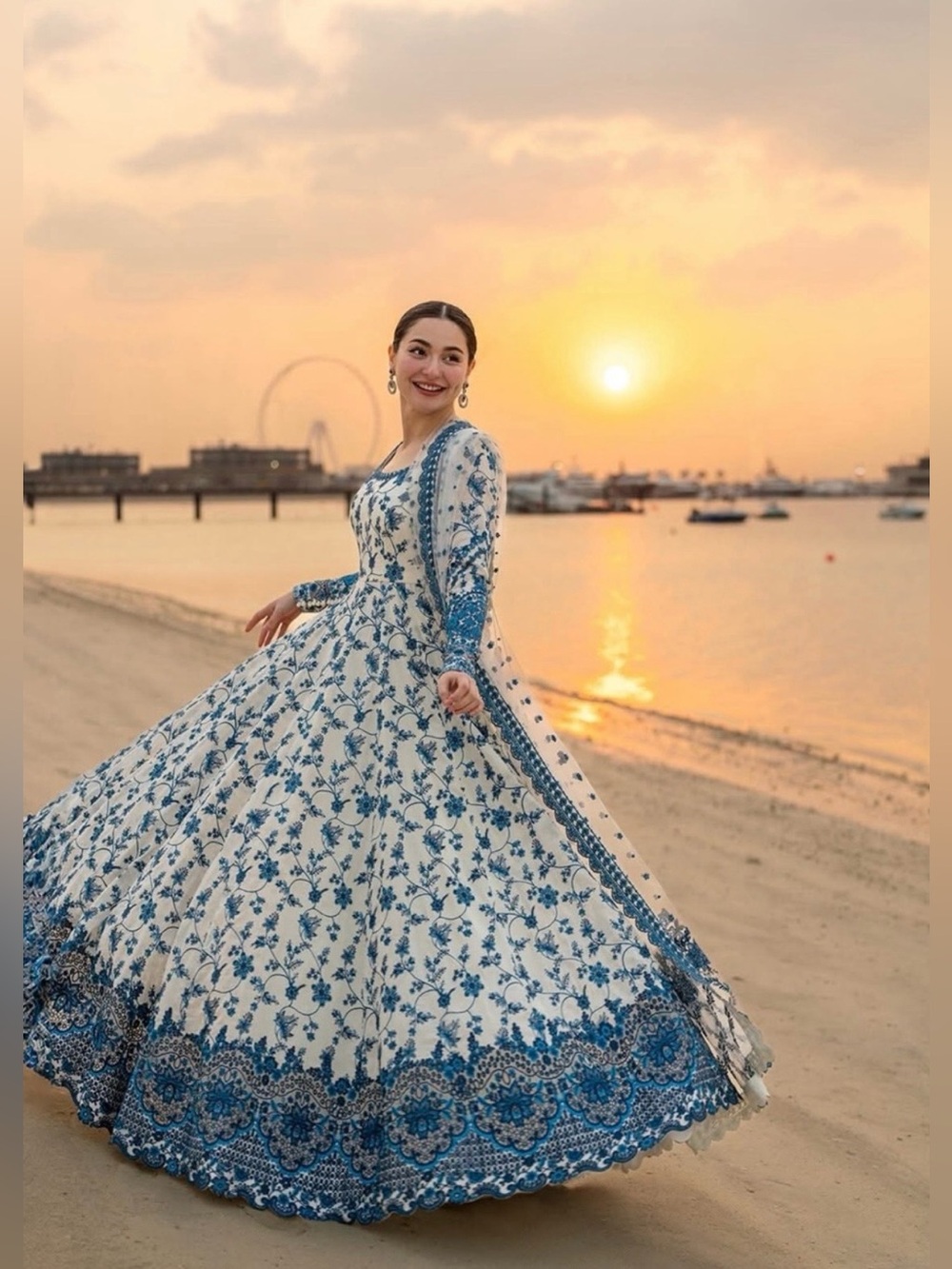 Faiza Saqlain viral dress embroidered Pakistani dress
